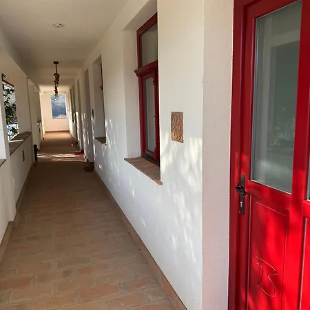 Beck's Borveranda Bed and Breakfast *